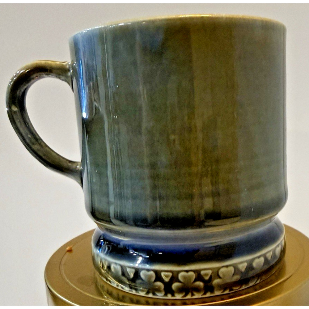 Vintage Wade Irish Porcelain Mug Colleen Cottage Shamrock Base Ireland - Picture 2 of 7